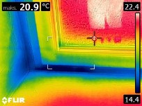 Wadliwy montaż okna.